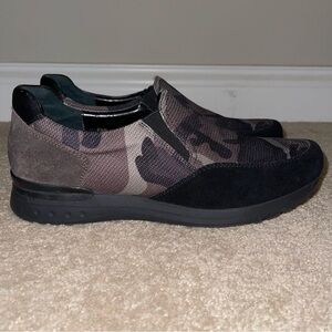 Vaneli Sport Camo Slip On Loafers Size 8.5 Suede Trim Comfort Shoes